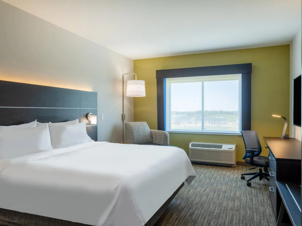 Holiday Inn Express & Suites Watertown by IHG — фото 4