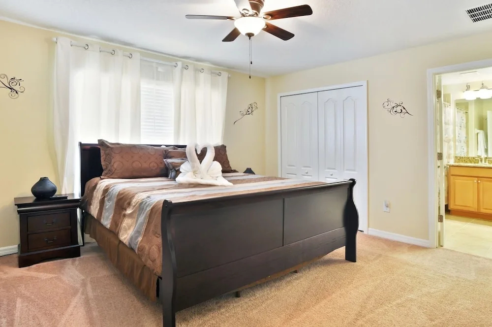 4 Bedrooms Cottage