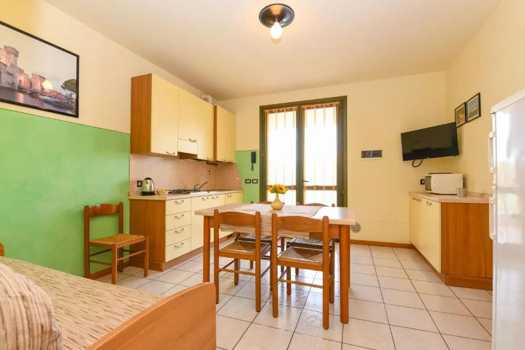 2 Bedrooms Apartment
