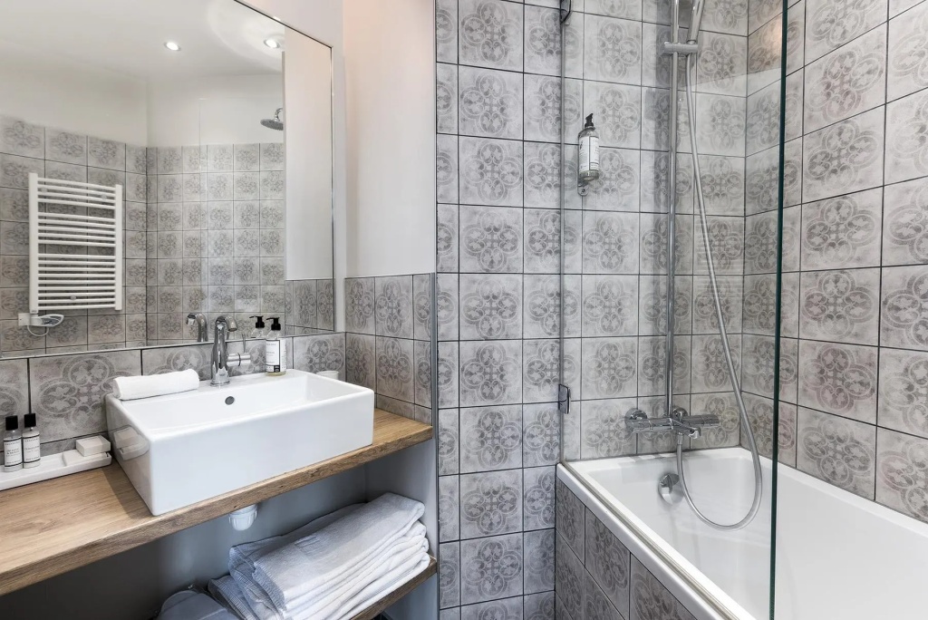 Prestige Single room