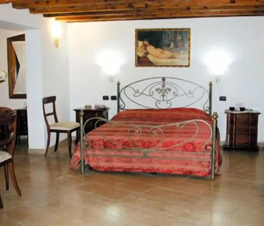 Economy room