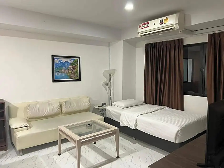 Standard Triple room with view