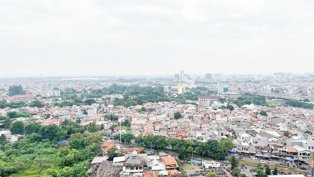Neat And Nice 2Br At Apartment Bassura City