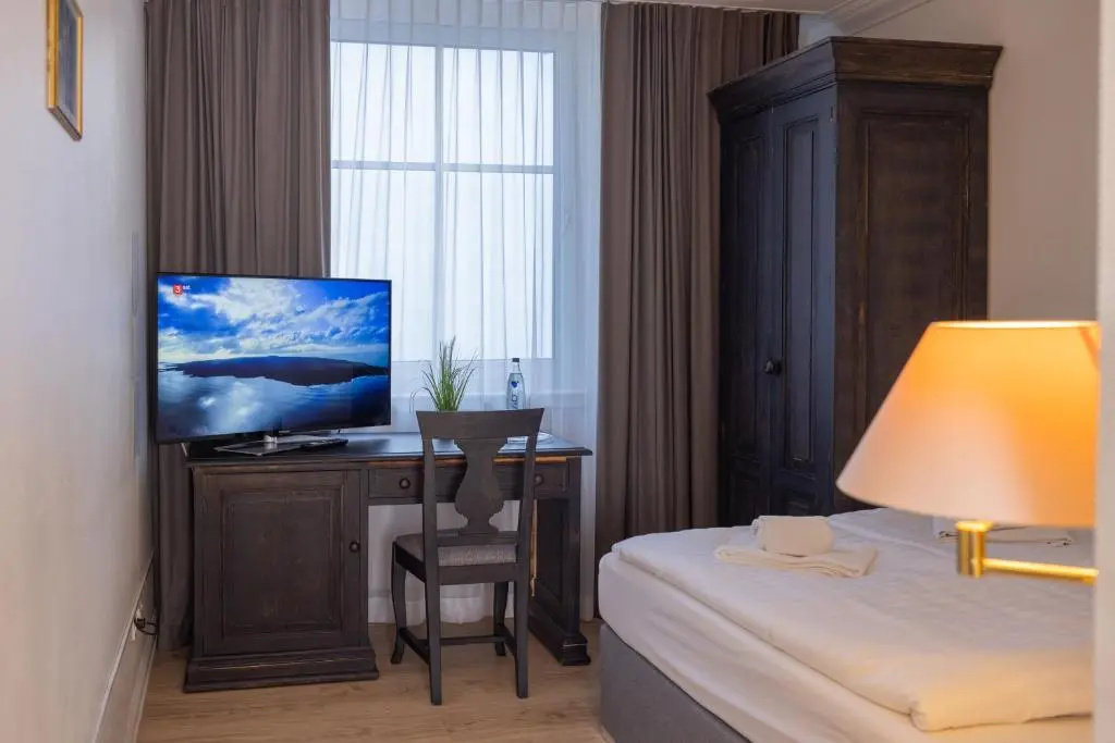 Economy room