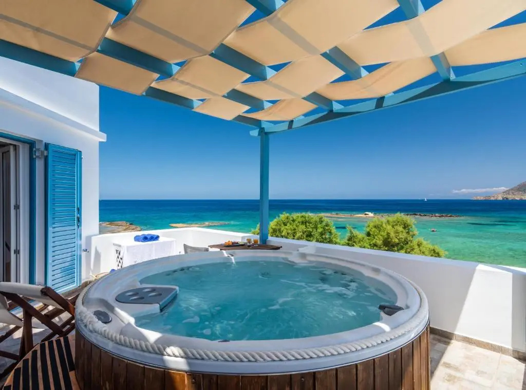 4 Bedrooms Villa