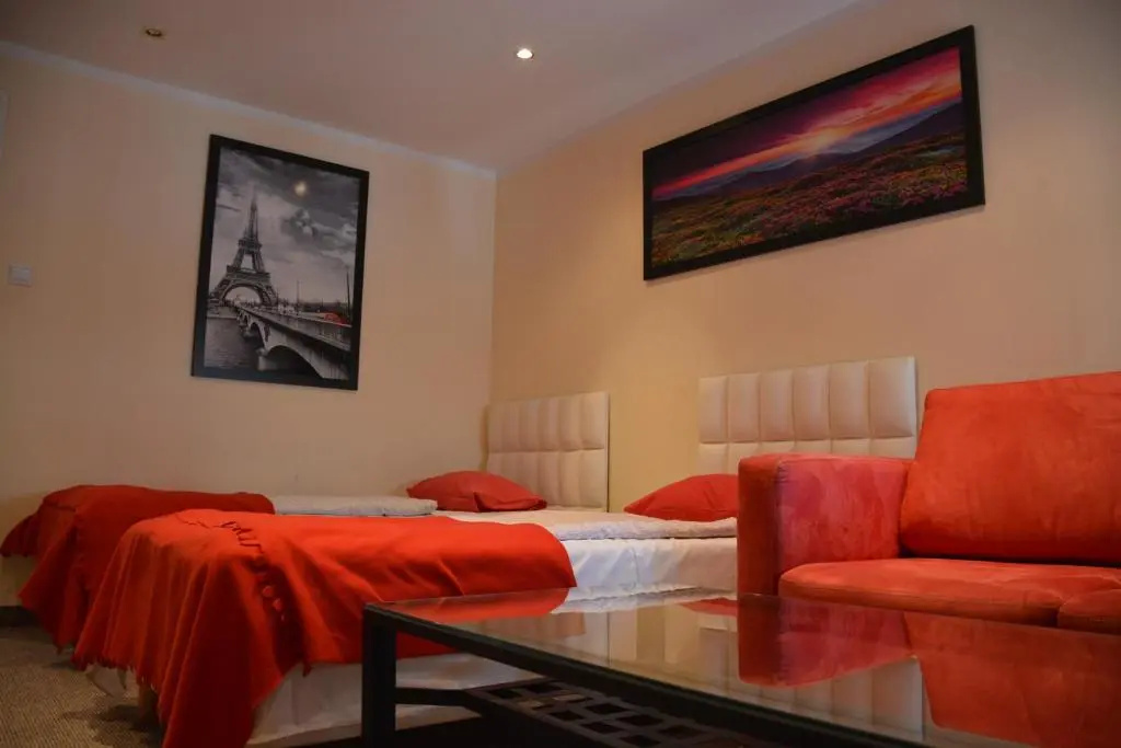 4 Bedrooms Apartment with view