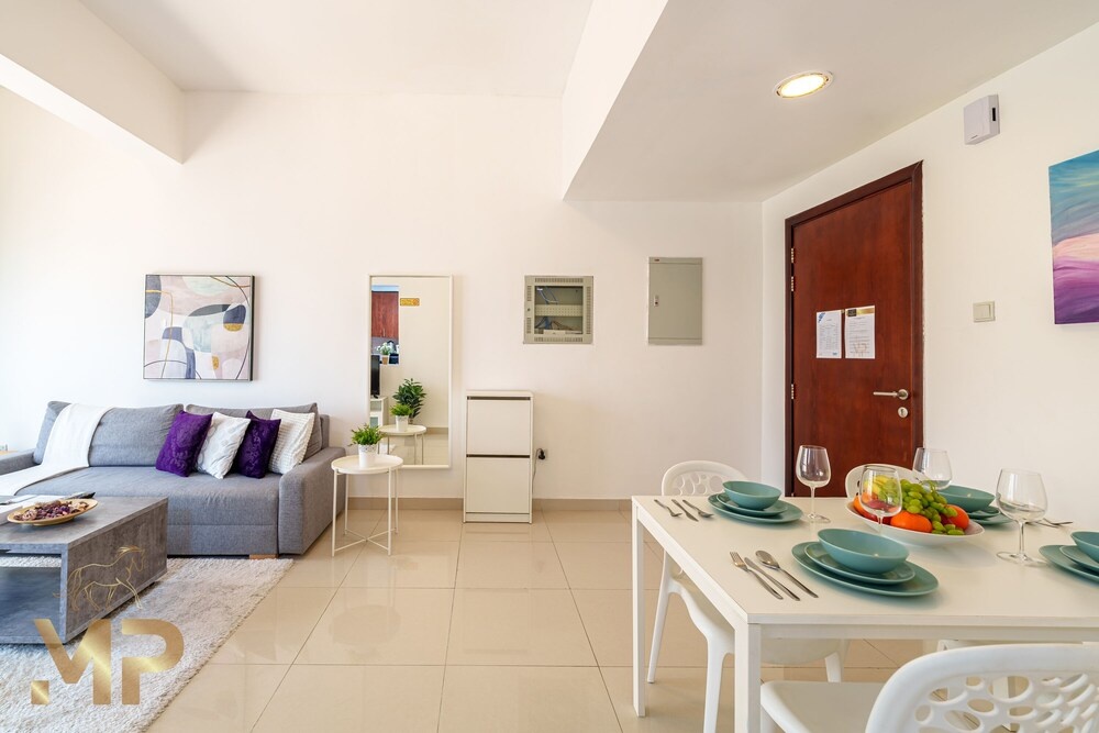 Marco Polo - Fancy Panoramic Sea View Apt with Balcony