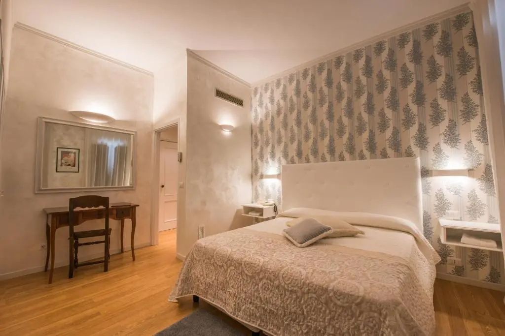 Superior Double room (full double bed)