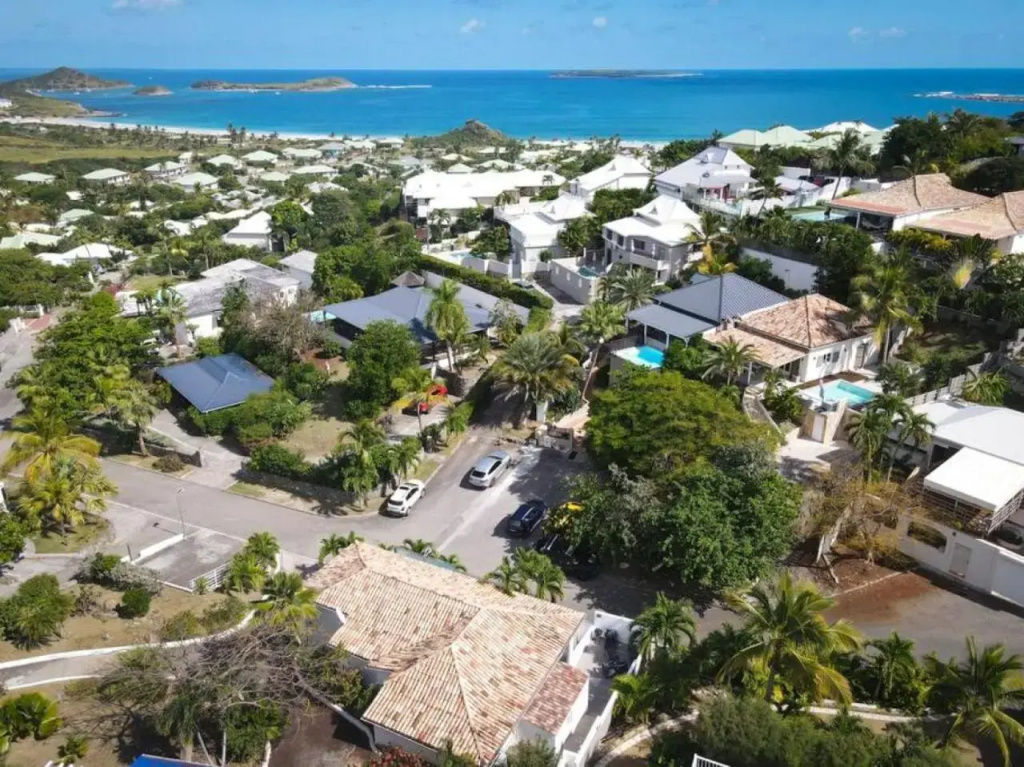 Villa Manoureva 10 min walk from Orient Bay Beach