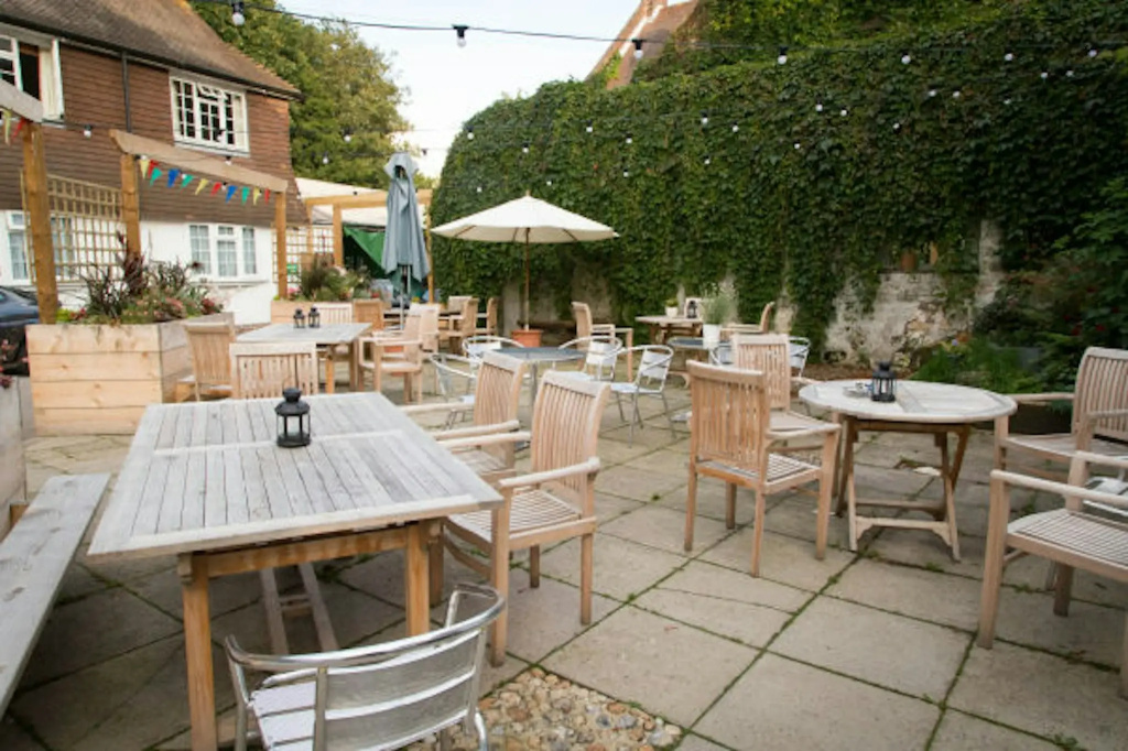 Norfolk Arms Hotel - Général