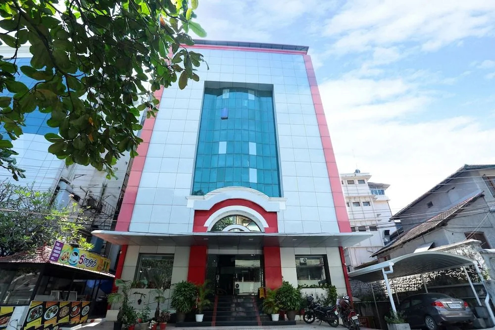 OYO Flagship 17345 MG Road