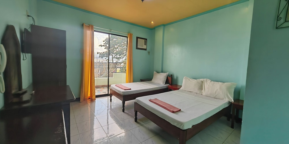 Standard Triple room with balcony