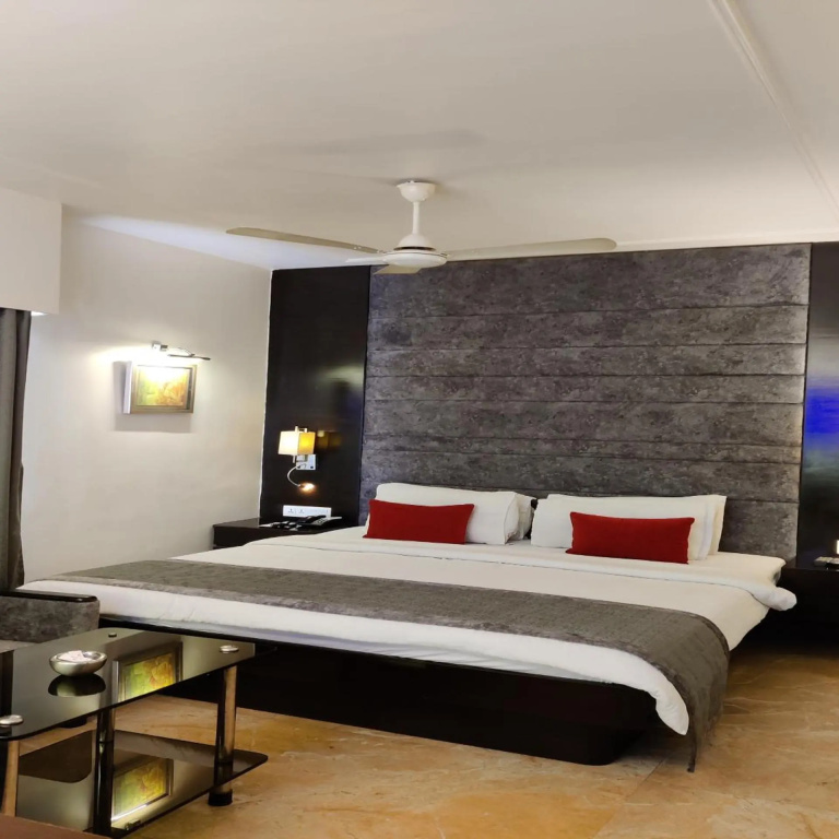 The Samilton Hotel — 3