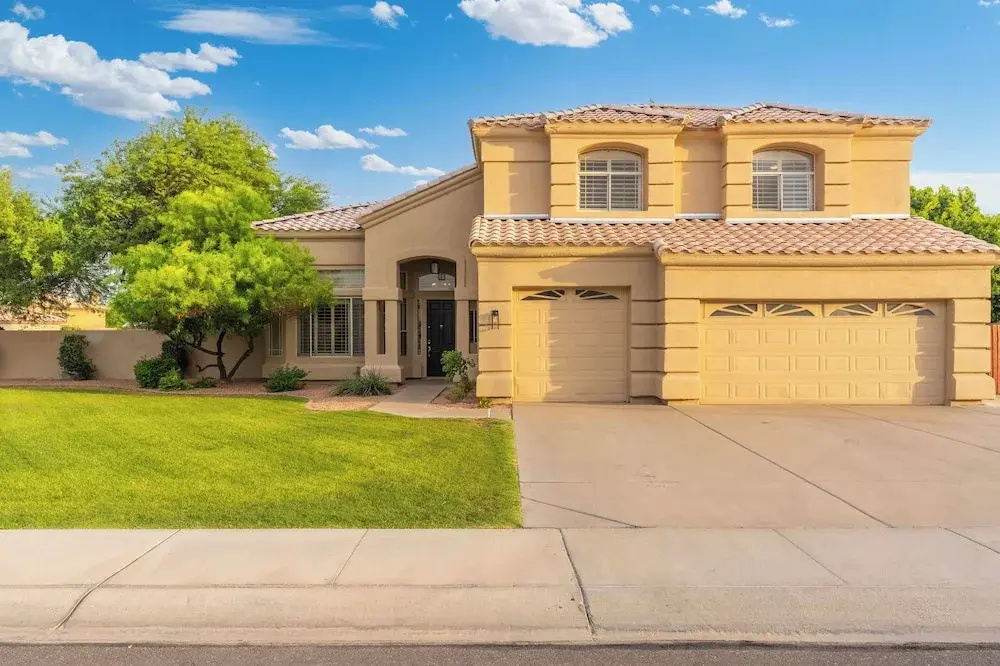 Heated Pool & Fire Pit: Family Home in Chandler