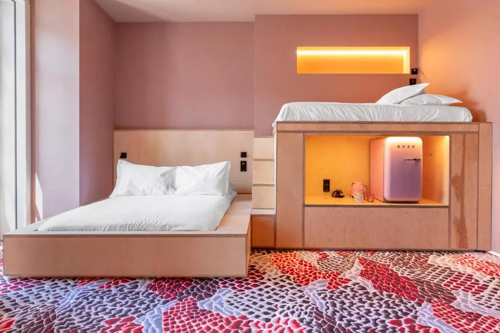 Family & Friends room