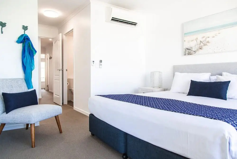 2 Bedrooms Basement Apartment with balcony