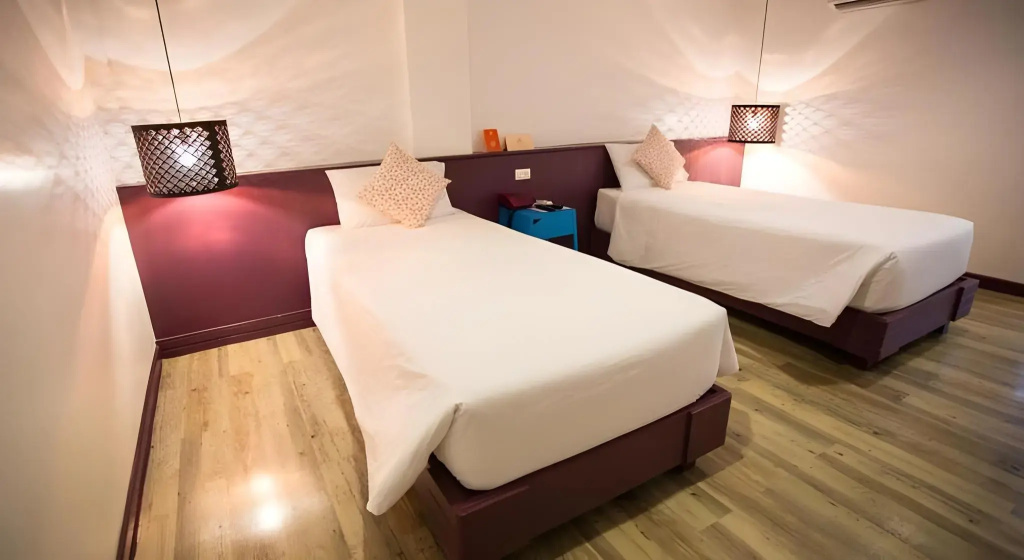 Отель First House Hotel в Бангкоке