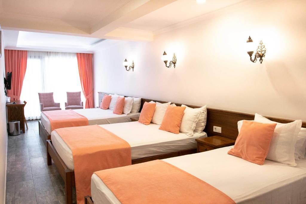 Четырёхместный номер Superior в Infinity City Hotel