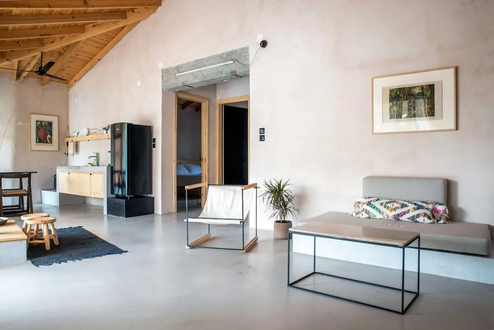 2 Bedrooms Villa