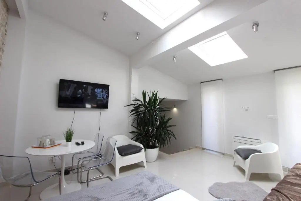 4K Centre Apartment