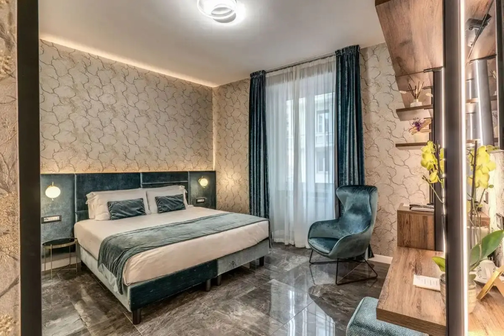 Double room (full double bed)