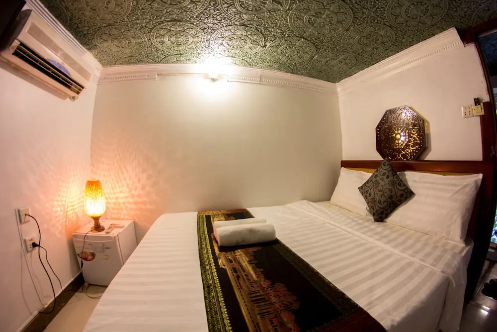 1 Bedroom Economy Double Basement room (full double bed)
