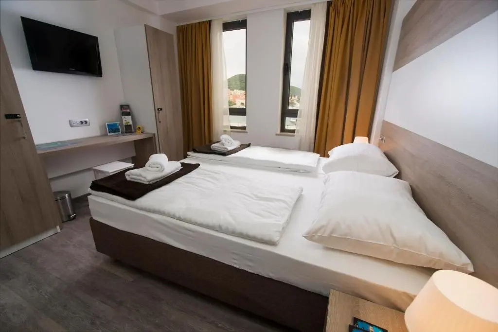 Standard Double room with sea view (full double bed)