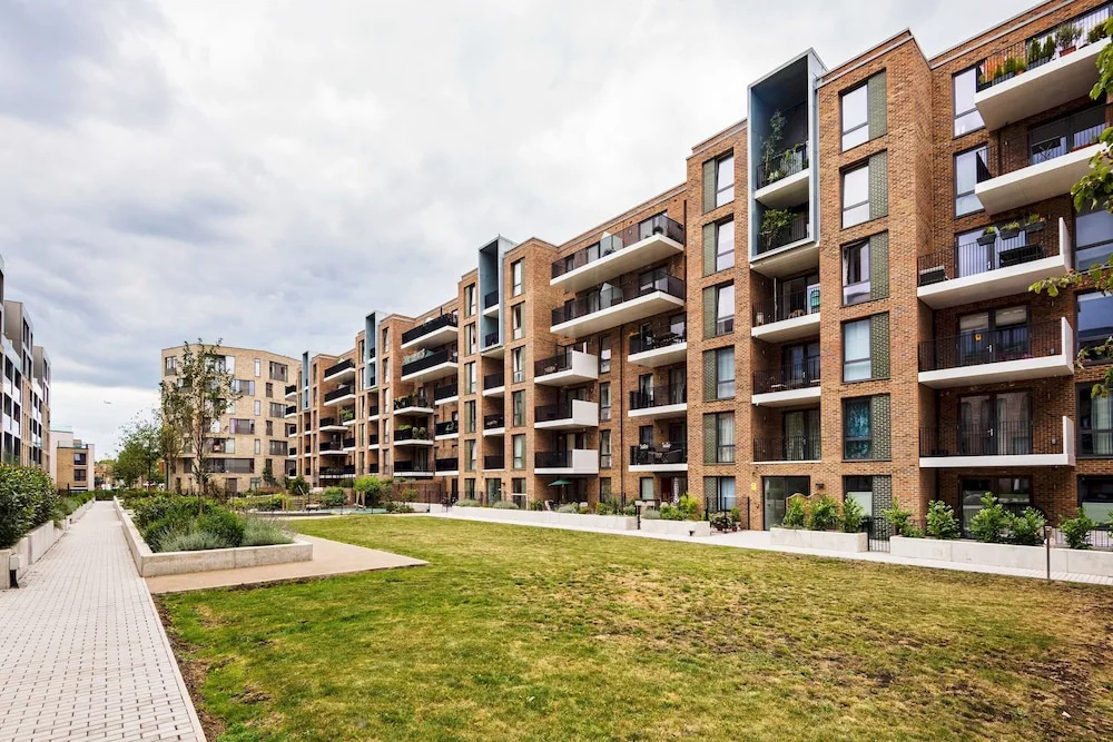 Modern Cambridge Road Gem