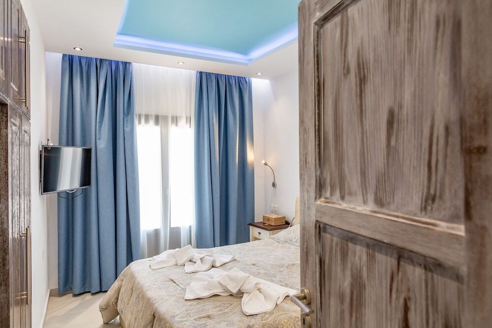 THEOXENIA SUITES