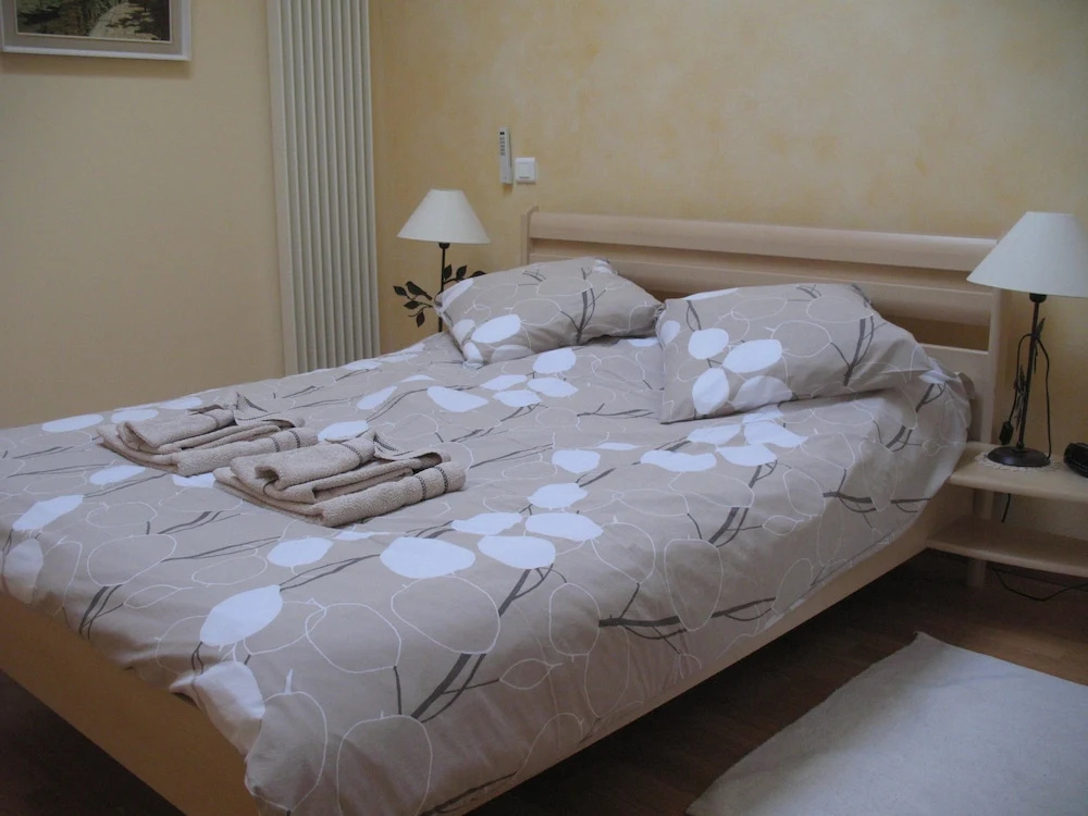 Voir la photo 1 — Le Murier