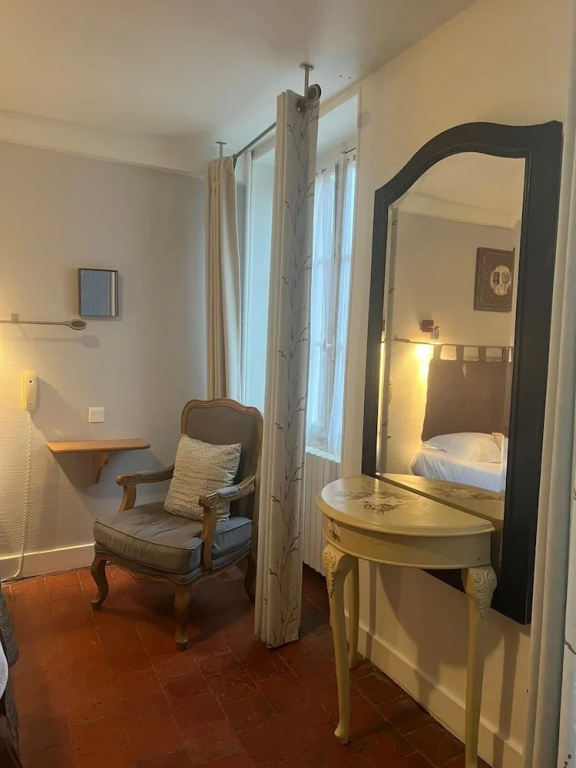Comfort room