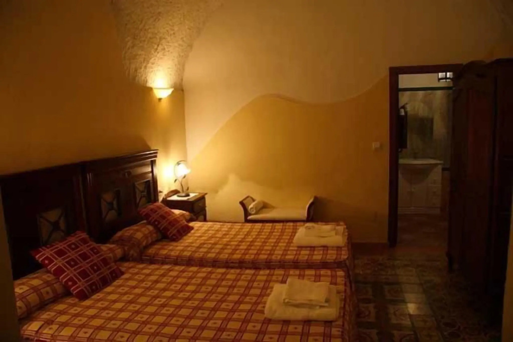 Cuevas la Granja by null