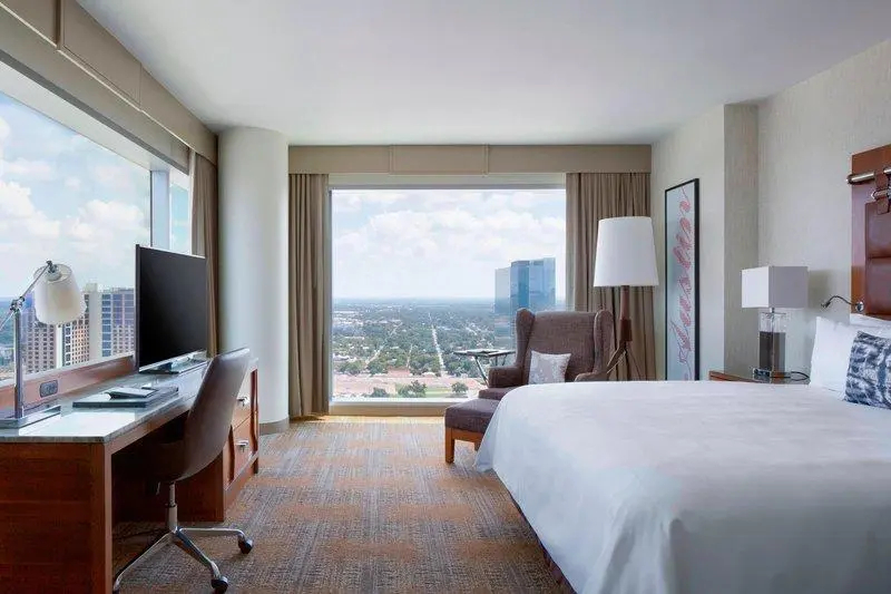 1 Bedroom Presidential Double Suite with city view full double bed
