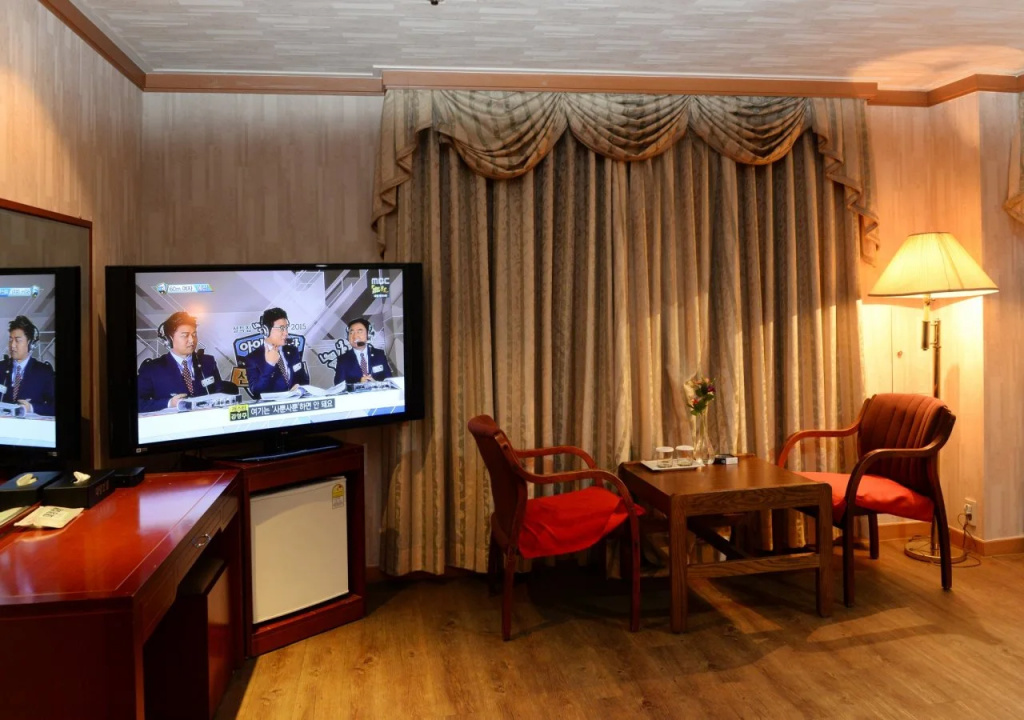 Lobby & Reception