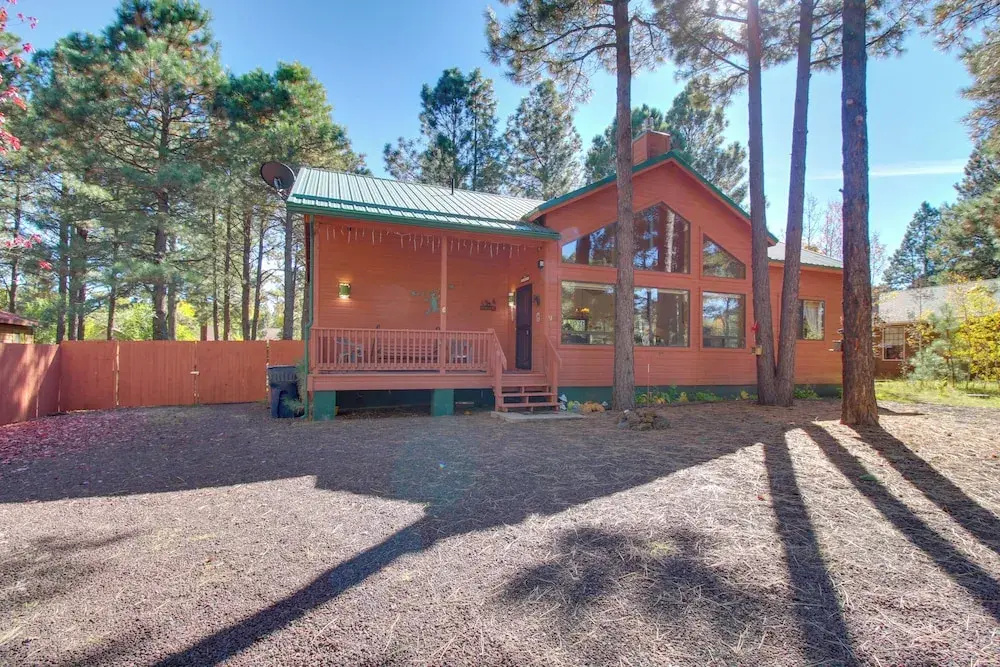 Scenic Deck + Horse Corral: Pinetop-lakeside Cabin