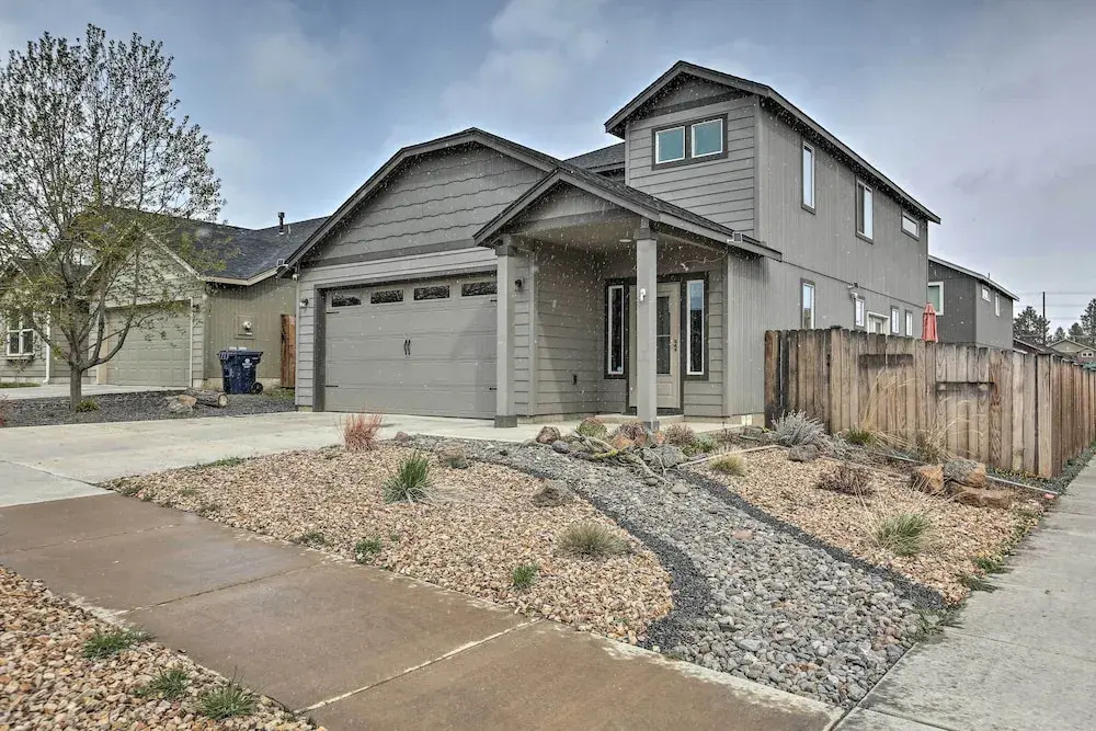 Chic Bend Home w/ Deck < 3 Mi to Downtown!