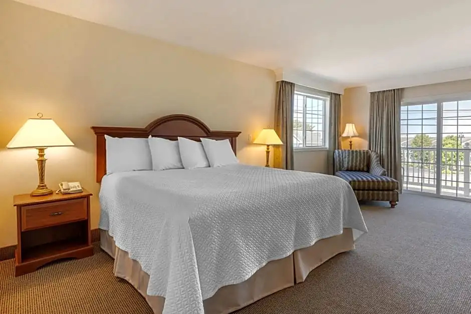 Standard Double room with balcony (full double bed)