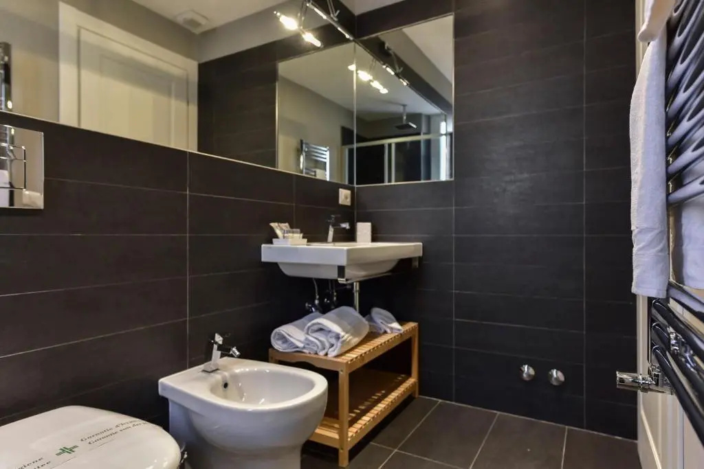 Deluxe Double room with city view (full double bed)