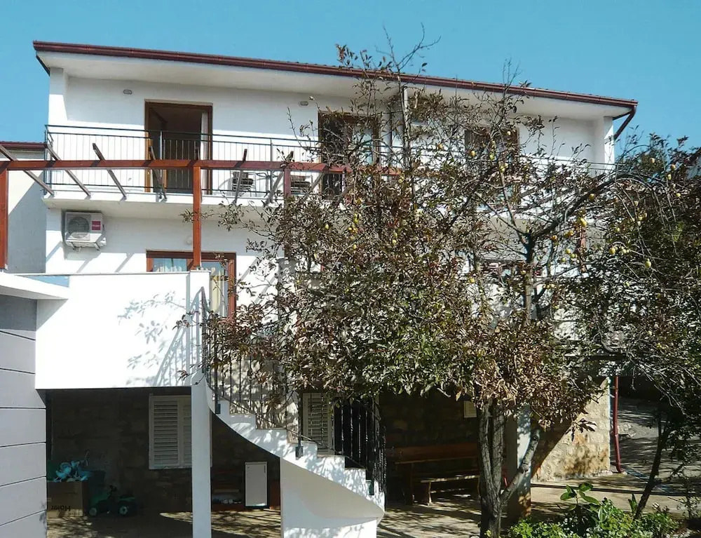 3-person Apartment in Starigrad