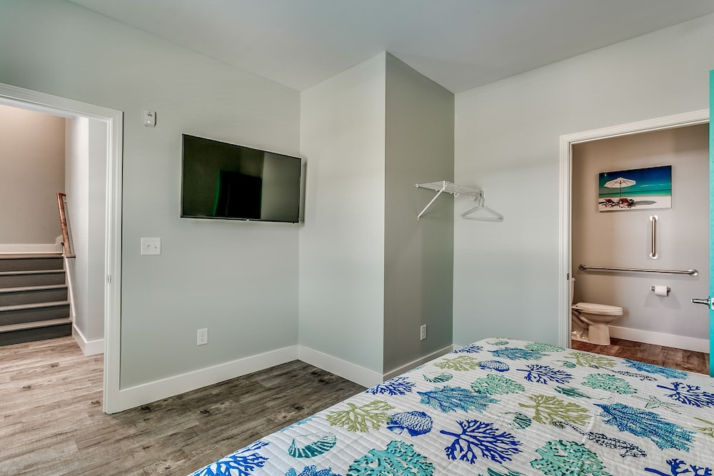 Together Resorts Cherry Grove Resort at 5405 B N Ocean Blvd