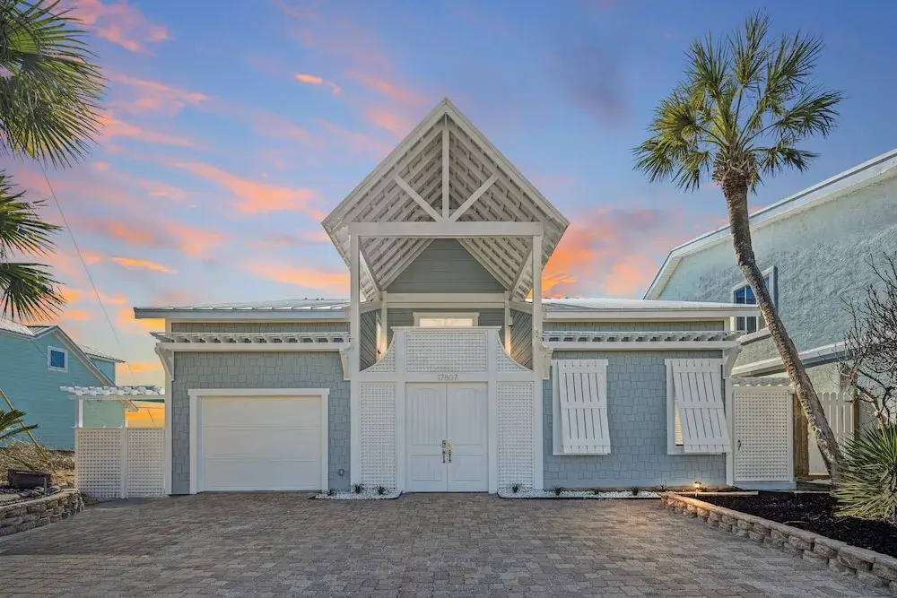 Luxury Gulf Front Property! Directly on the Beach! Sleeps 15!