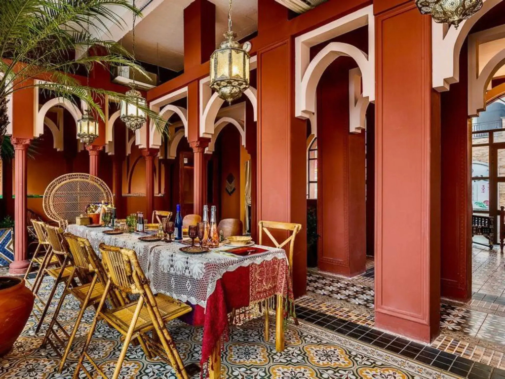 La Ray Weiman Shisan Hotel