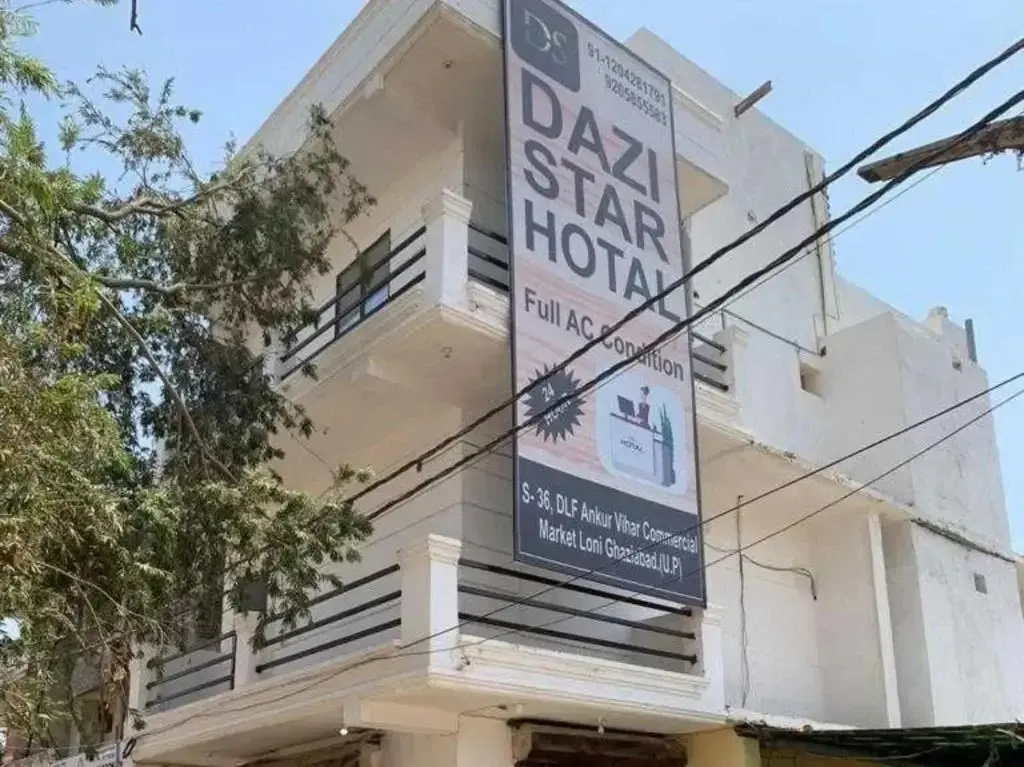 Spot On 88657 Hotel Dazi Star