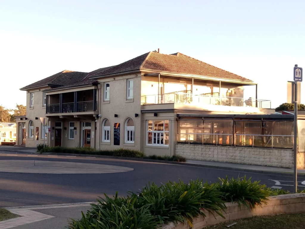The Husky House 1 bedroom or 2 bedroom or The Husky Studio Suite stayinjervisbay com