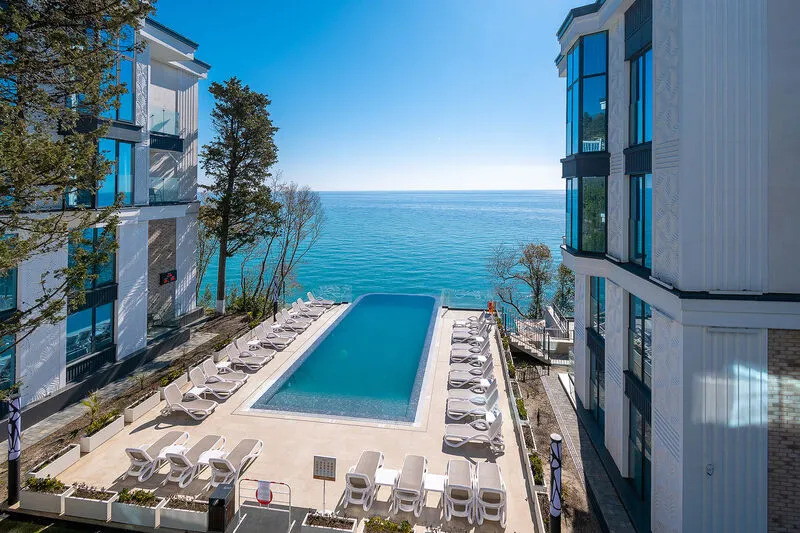 Номер Deluxe с видом на бассейн в Real Apartments Sochi