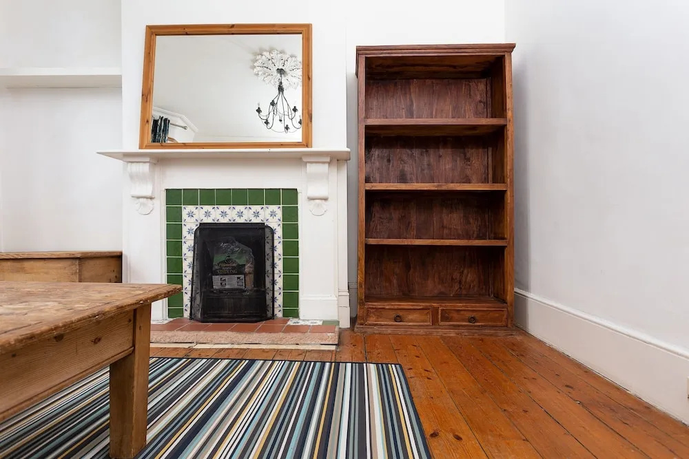 2 Bedroom Flat In Earlsfield