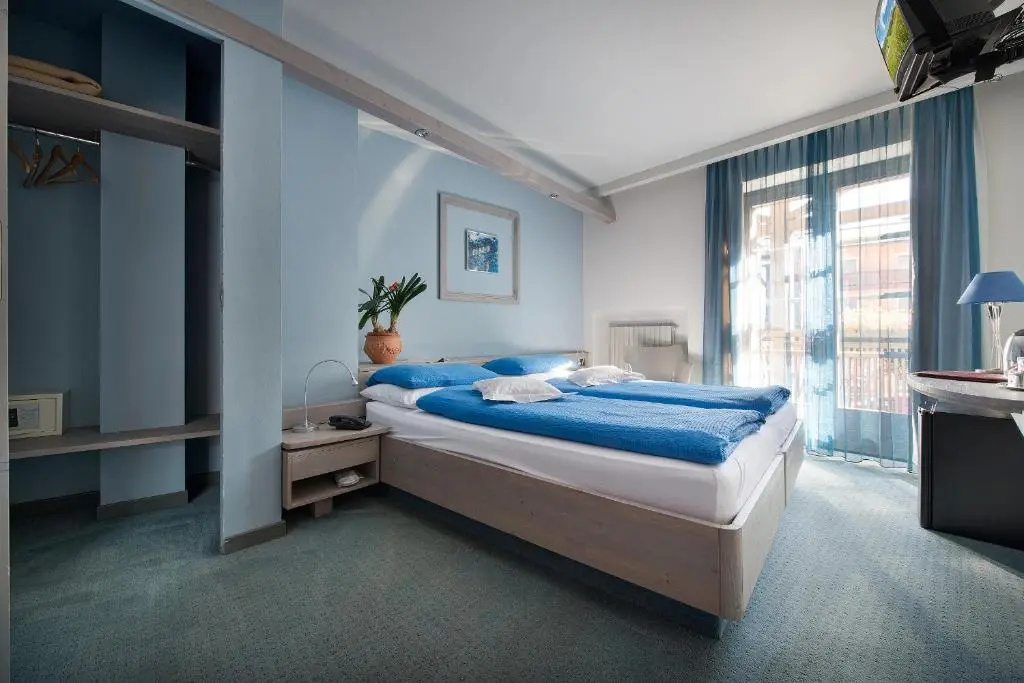 Standard Double room (full double bed)