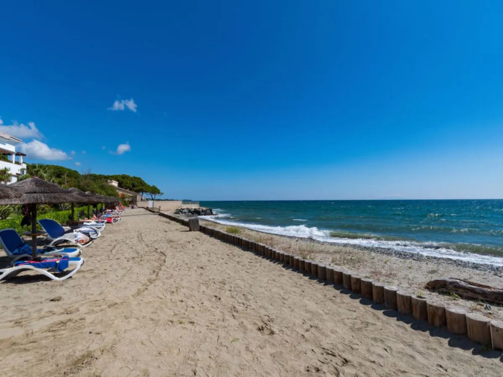 Beach & Waterfront