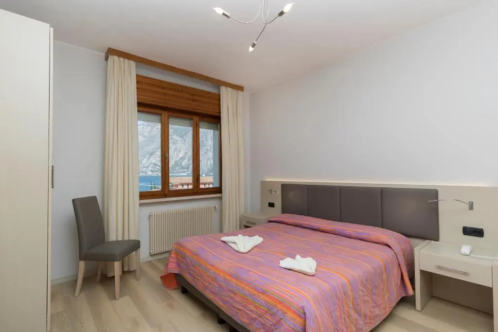 Standard Double room with balcony (full double bed)