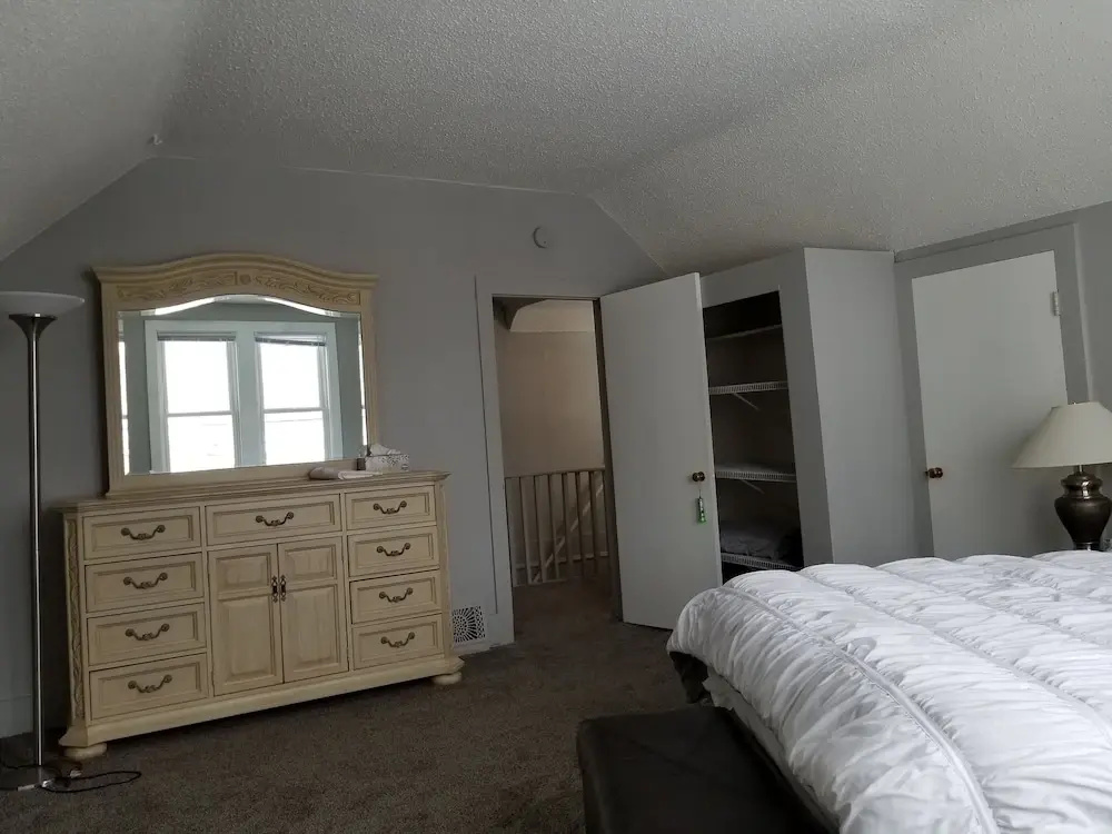 3 Bedrooms Traditional House